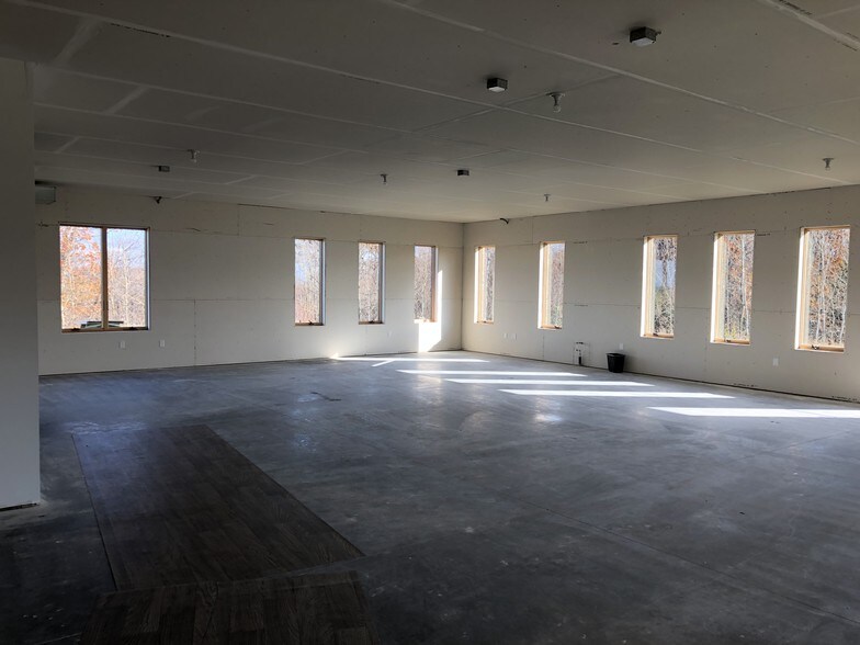 1070 Commerce Dr, Marquette, MI à louer - Photo intérieure - Image 2 de 4