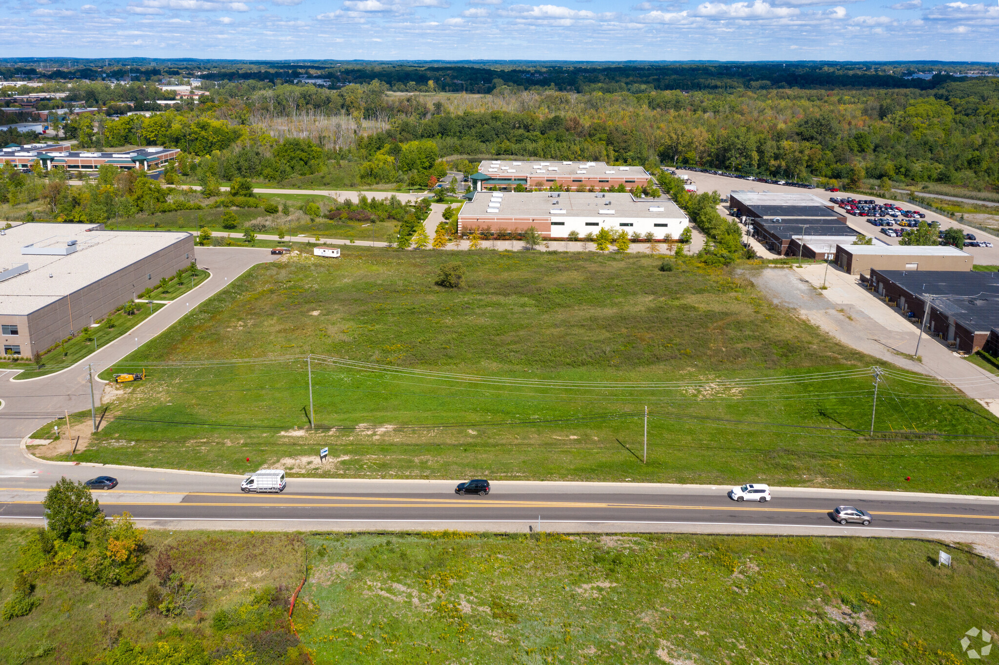 Twelve Mile Rd, Novi, MI à vendre Photo du b timent- Image 1 de 2