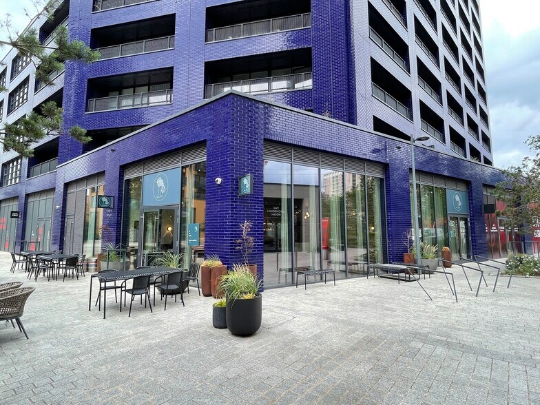 Orchard Pl, Londres à louer - Photo principale - Image 1 de 4