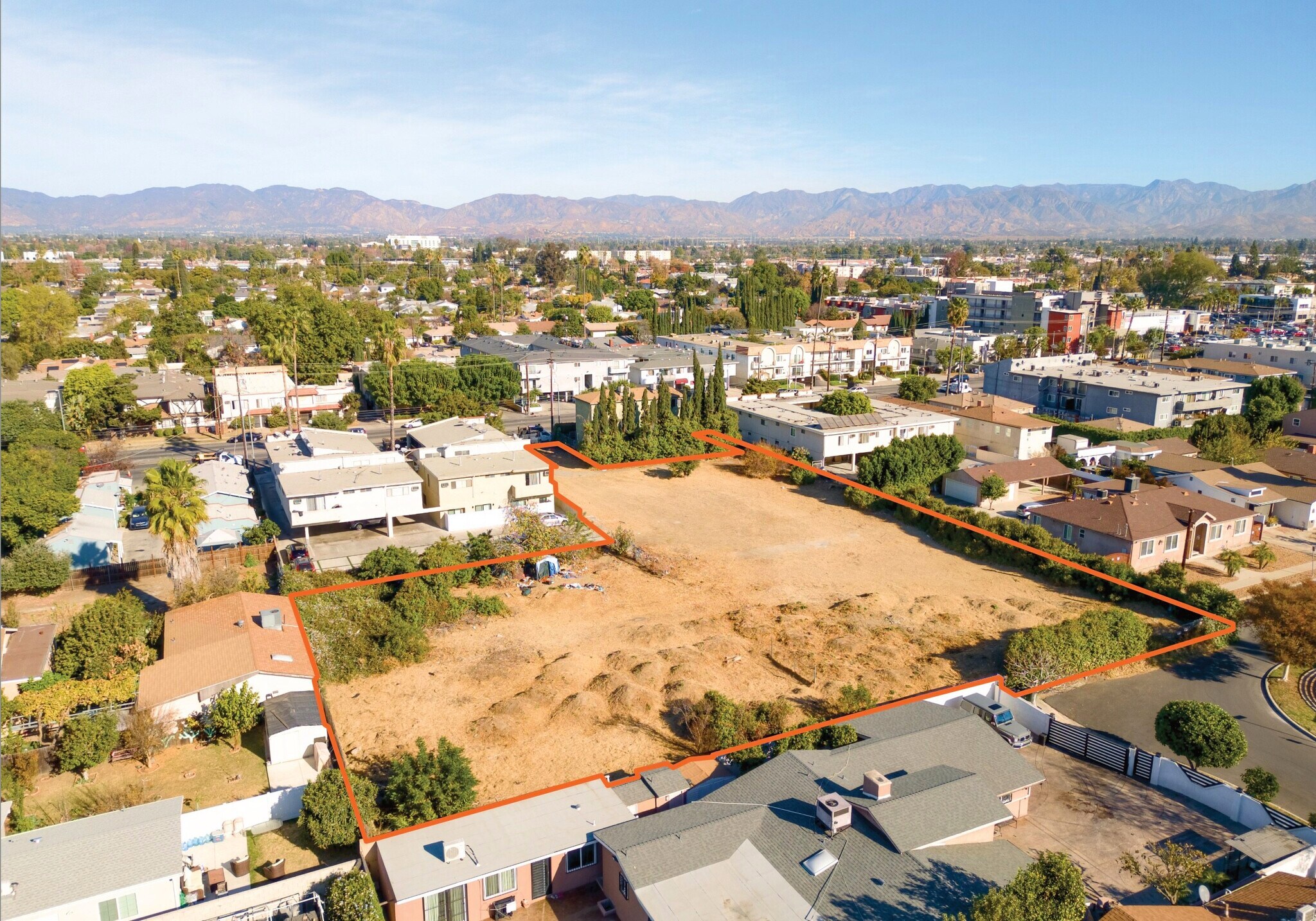 Approved (RTi) for 86 units with surface parking, Van Nuys, CA à vendre Photo principale- Image 1 de 19