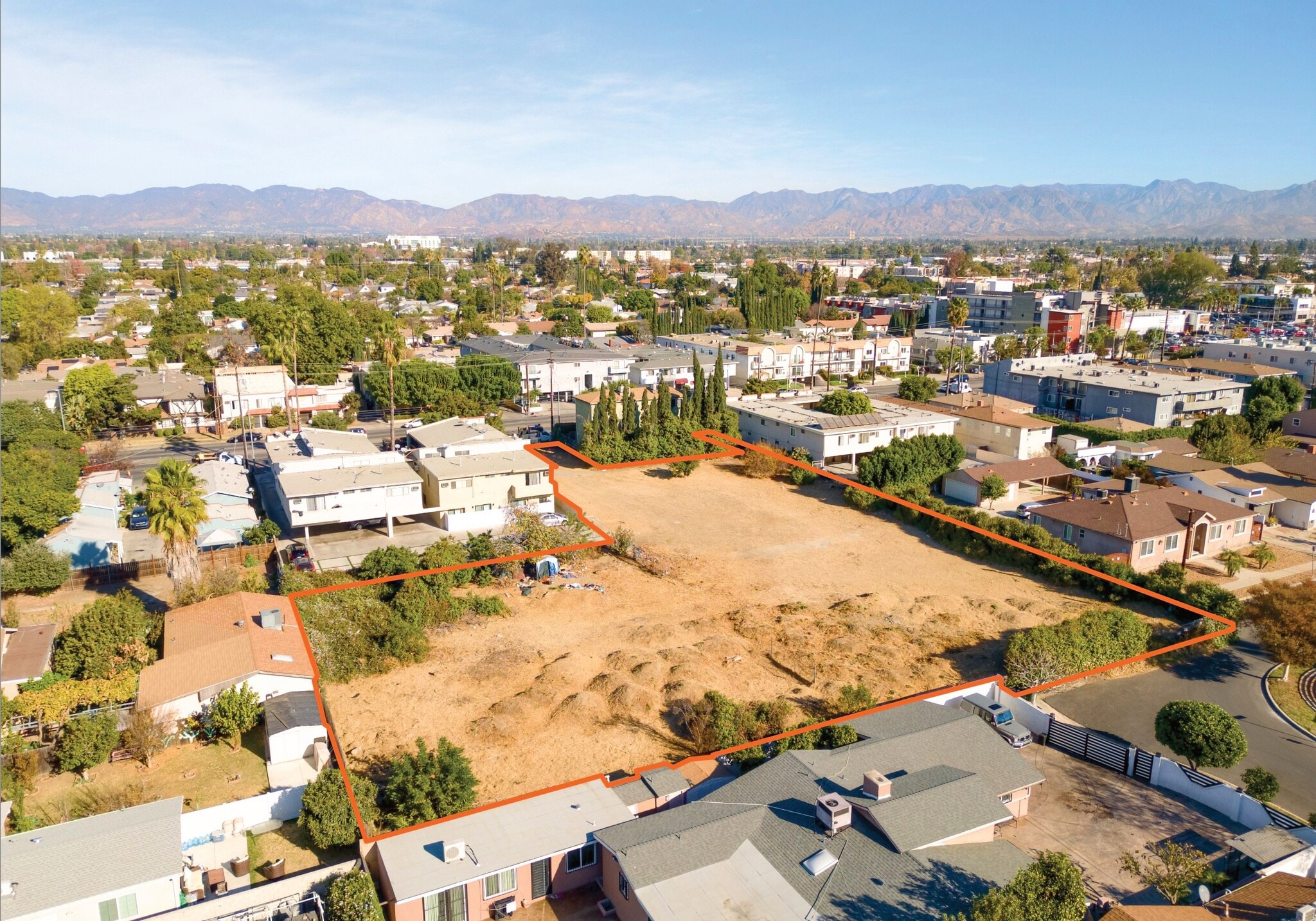 Approved (RTi) for 86 units with surface parking, Van Nuys, CA for sale Primary Photo- Image 1 of 19