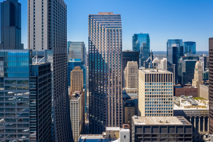 70 W Madison St, Chicago, IL à louer - Photo du bâtiment - Image 1 de 22