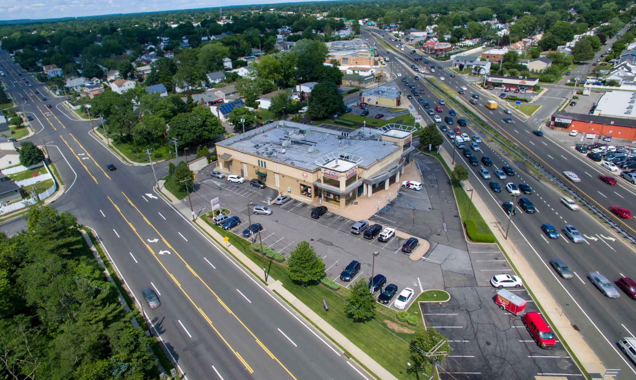 155 W Sunrise Hwy, Lindenhurst, NY à vendre Photo du bâtiment- Image 1 de 1