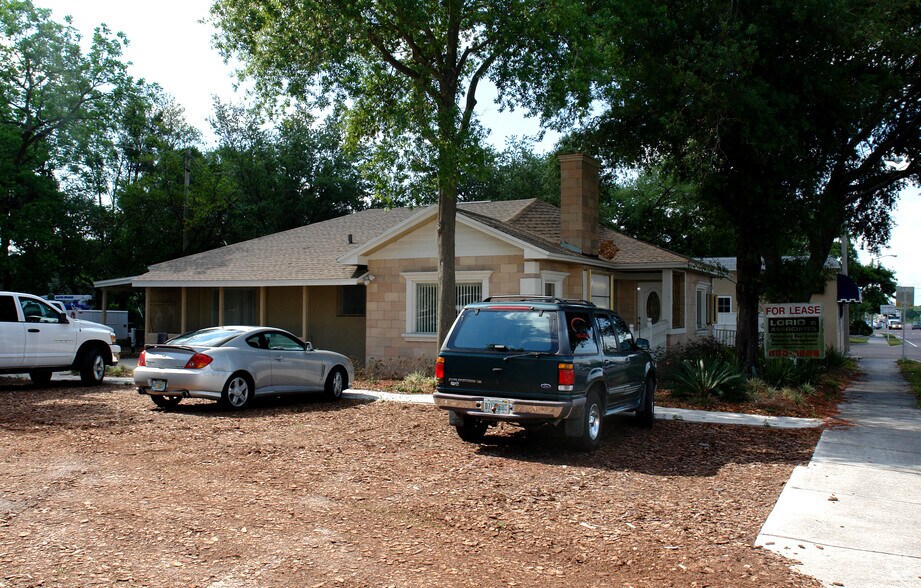 205-207 N Church Ave, Mulberry, FL à louer - Photo du bâtiment - Image 2 de 6