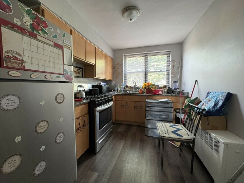 7702 S Jeffery Blvd, Chicago, IL à vendre - Photo du bâtiment - Image 2 de 5