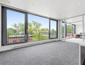 1360 Rue Ropery, Montréal, QC à louer Photo intérieure- Image 2 de 5