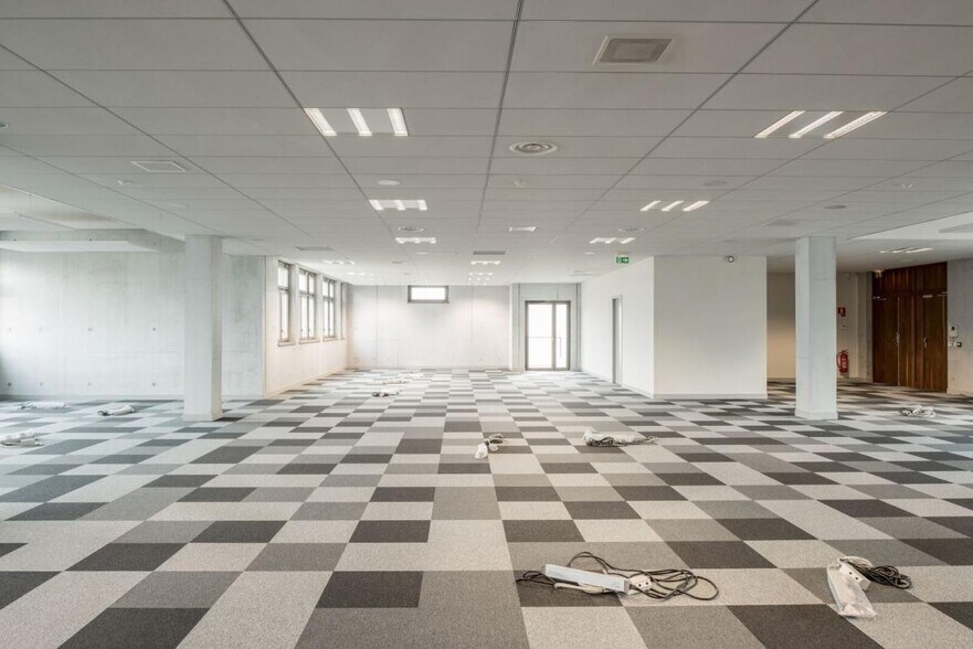 51 Ter Rue De Saint-Cyr, Lyon for lease - Building Photo - Image 2 of 14