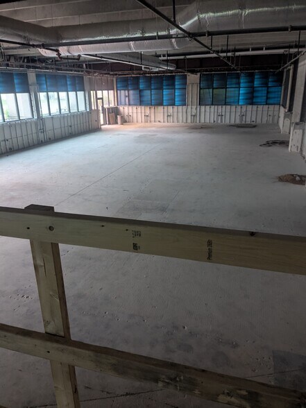 2520 Bypass Rd, Elkhart, IN à louer - Photo du bâtiment - Image 3 de 7