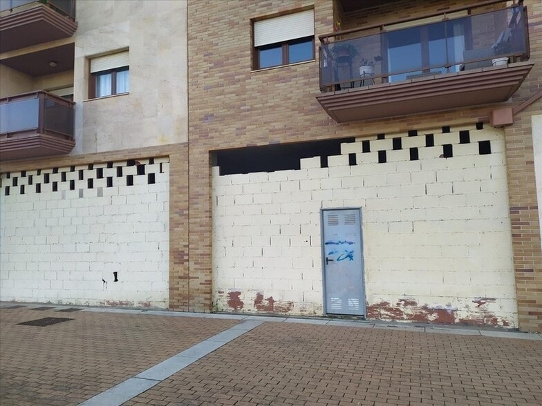 Plaza Cámara de Comercio de León, León, León for sale - Building Photo - Image 3 of 17