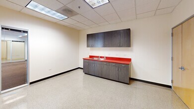 10636 Scripps Summit Ct, San Diego, CA for lease Interior Photo- Image 2 of 6