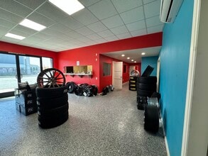 271 S I St, San Bernardino, CA for lease Interior Photo- Image 2 of 17