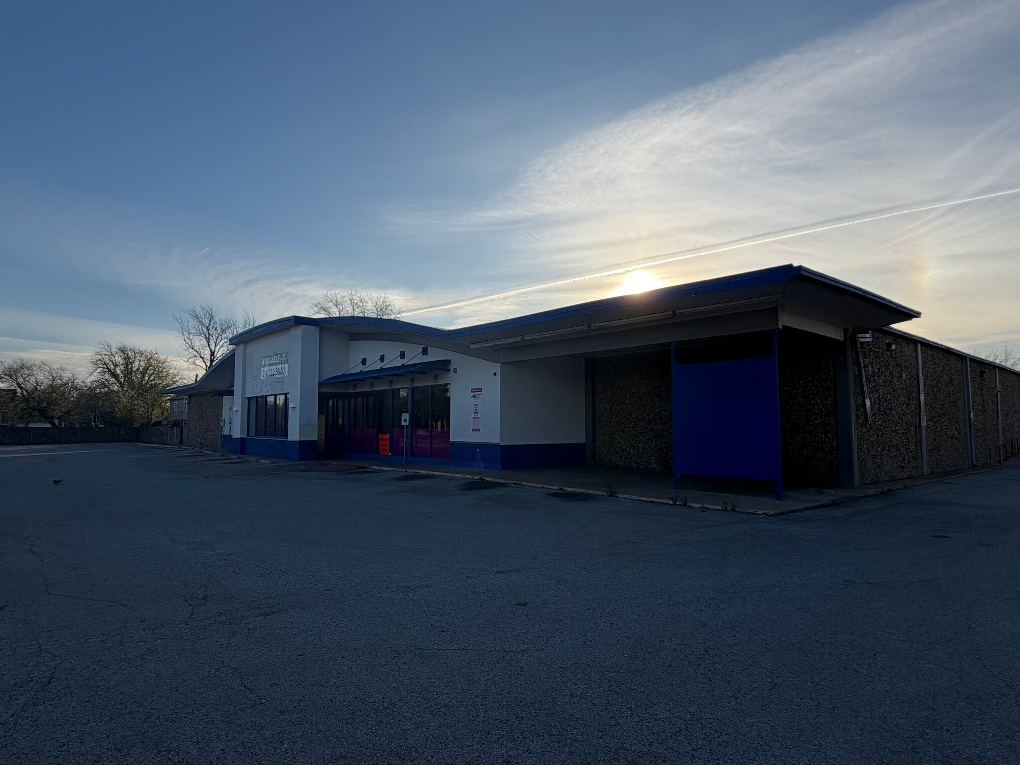 4500 Live Oak St, Dallas, TX for lease Building Photo- Image 1 of 6