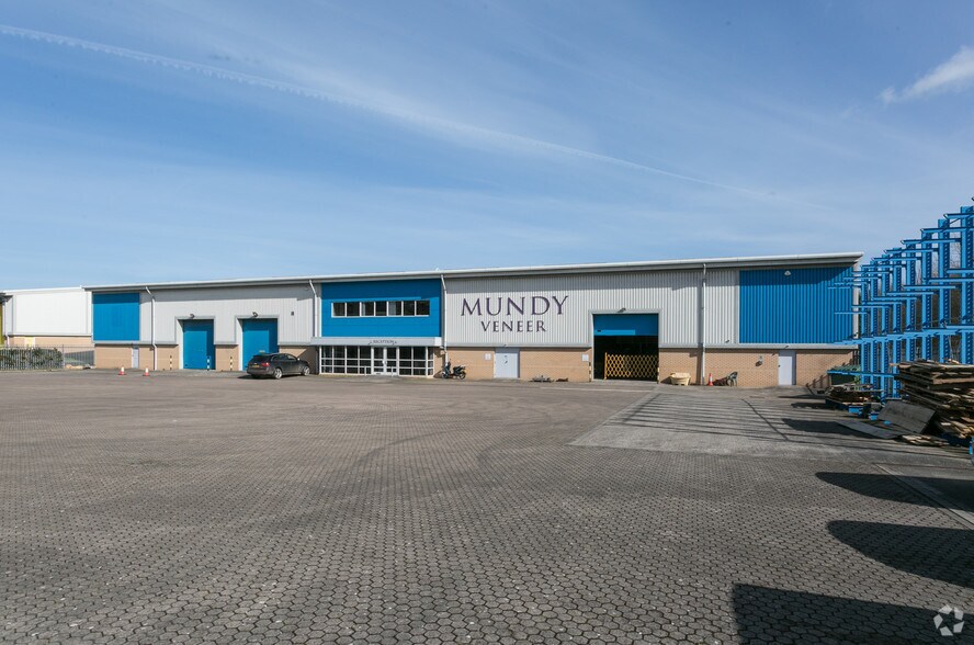 Castle Rd, Wellington à louer - Photo du bâtiment - Image 2 de 2