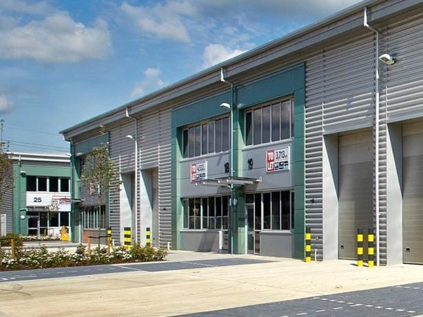 Cowley Mill Rd, Uxbridge à louer Photo du bâtiment- Image 1 de 2