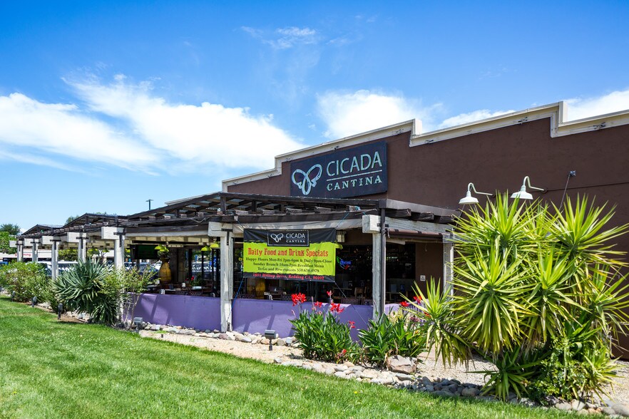 1611-1627 Hilltop Dr, Redding, CA à louer - Photo du bâtiment - Image 2 de 8