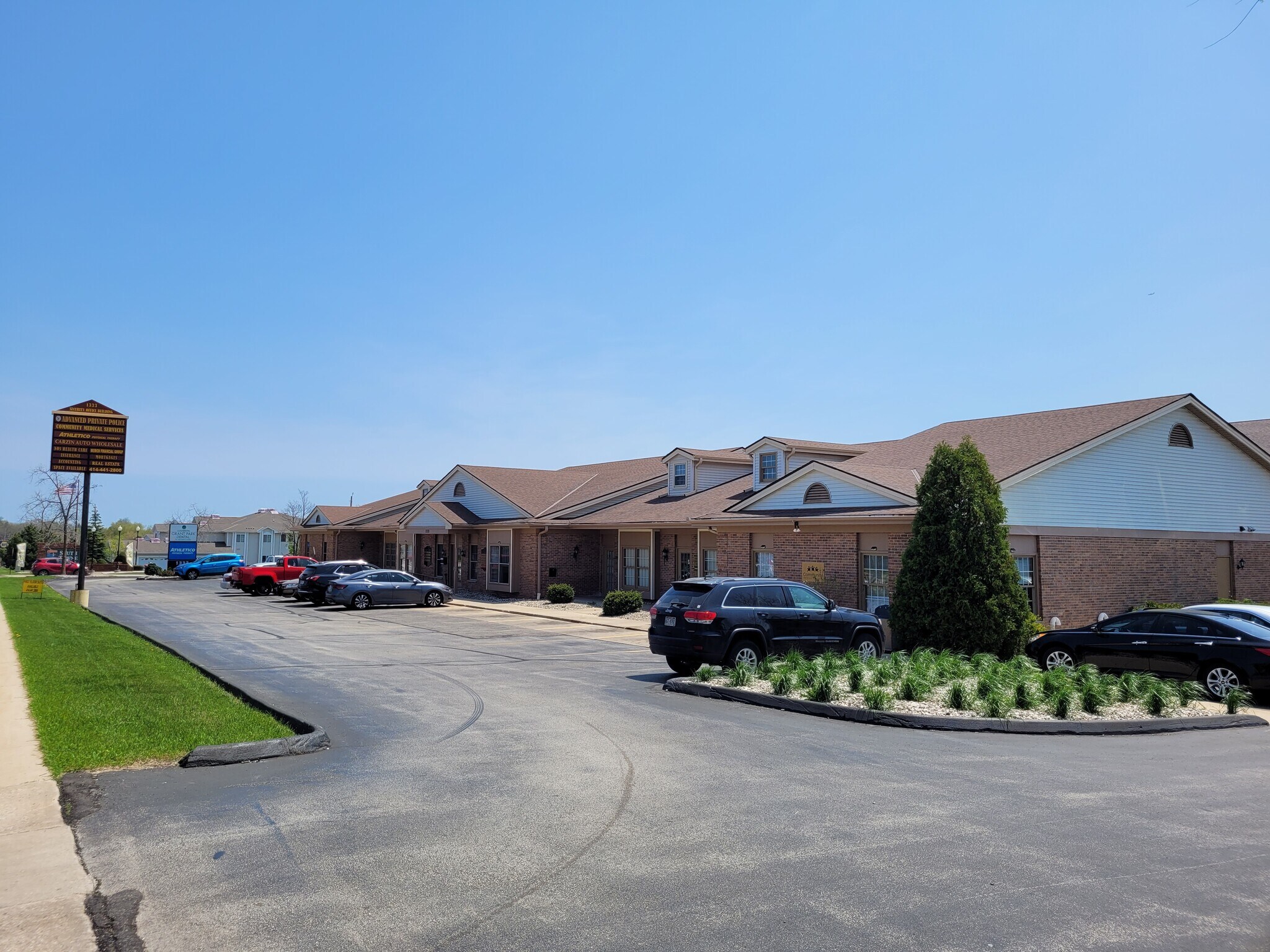 1333 College Ave, South Milwaukee, WI à louer Photo du bâtiment- Image 1 de 16