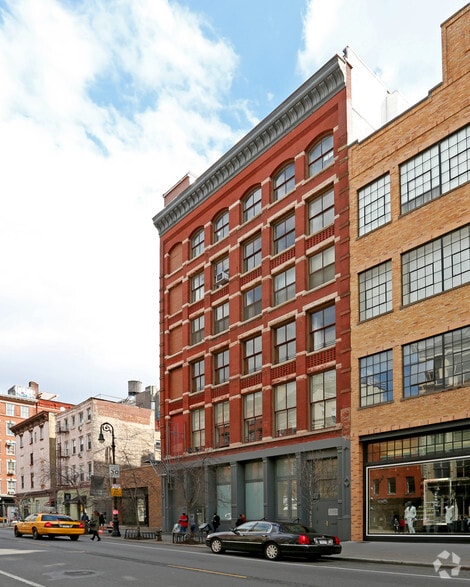 393 W Broadway, New York, NY à vendre - Photo du bâtiment - Image 2 de 3