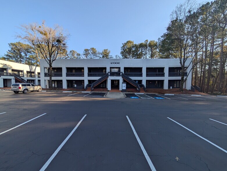 1850 Lake Park Dr SE, Smyrna, GA for sale - Building Photo - Image 2 of 13