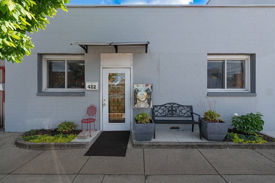 440 W Main St, Fairborn, OH à vendre - Photo du bâtiment - Image 2 de 10