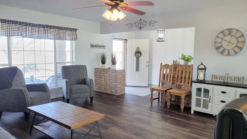 406 E FM 1585, Lubbock, TX à vendre - Photo intérieure - Image 2 de 12