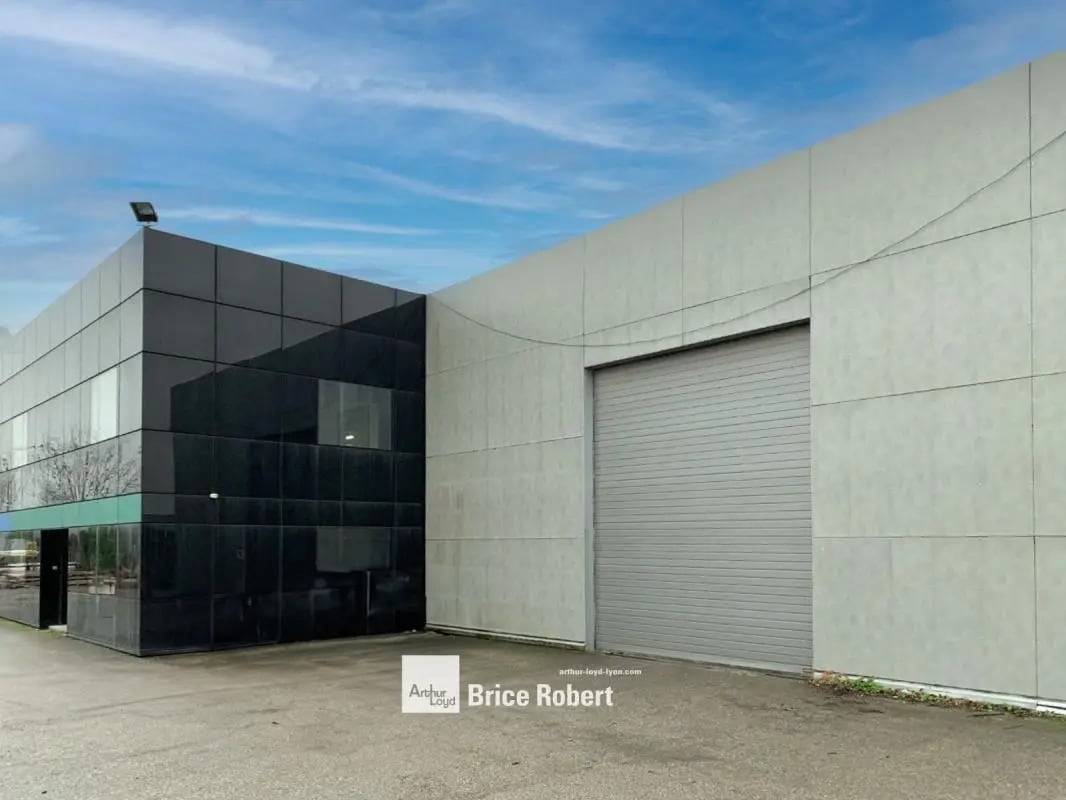 4 Rue Des Alpes, Vaulx-en-Velin for lease Building Photo- Image 1 of 6