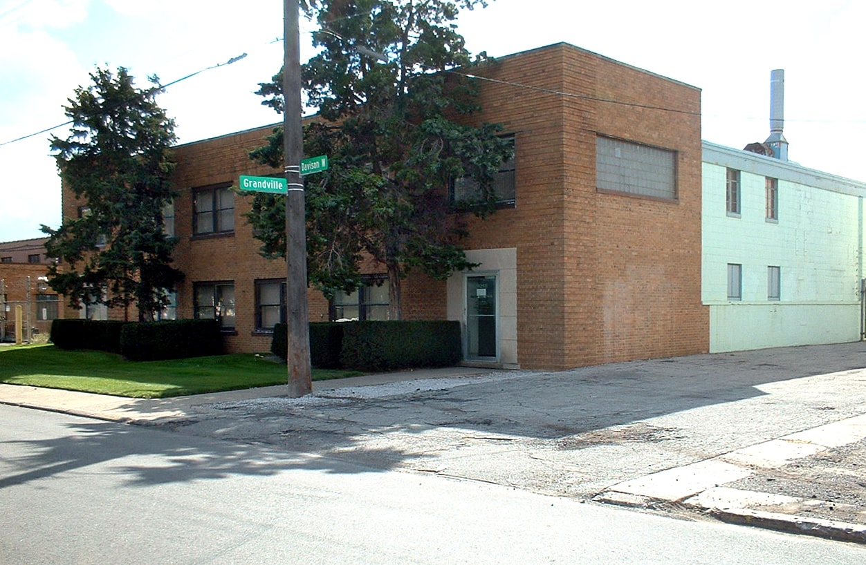 19255 W Davison St, Detroit, MI for lease Primary Photo- Image 1 of 4