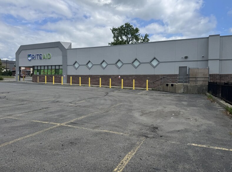 149 Market St, Amsterdam, NY à louer - Photo du bâtiment - Image 3 de 11