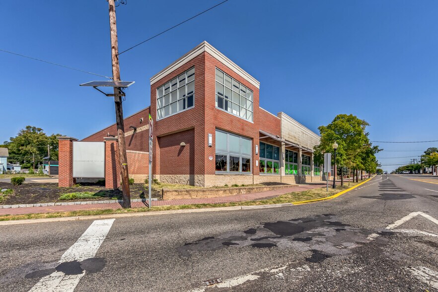 343 S Broad St, Woodbury, NJ à louer - Photo du bâtiment - Image 3 de 8