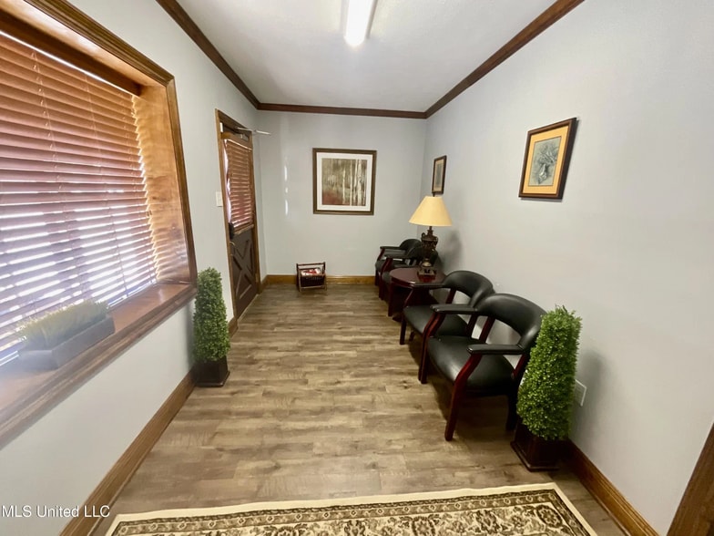 2405 Columbia Ave, Prentiss, MS for sale - Interior Photo - Image 3 of 7