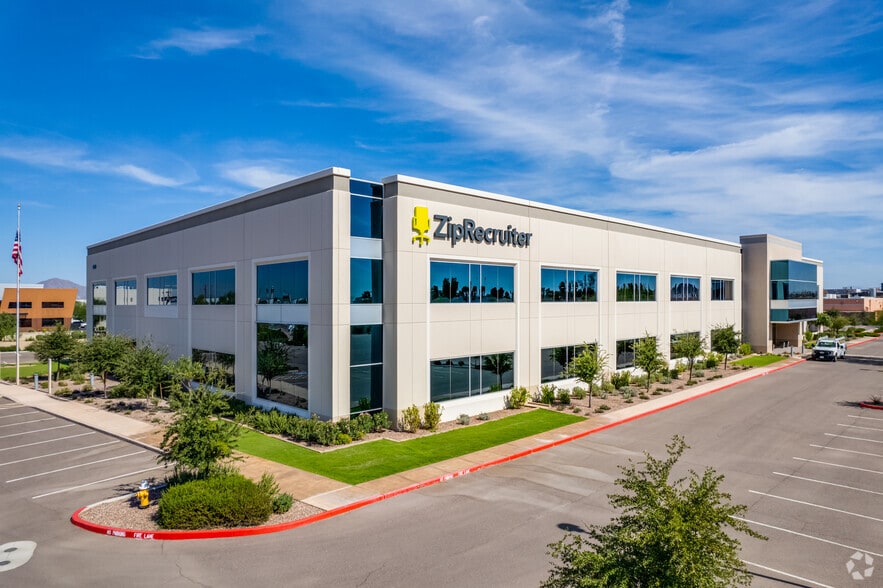 4039 E Raymond St, Phoenix, AZ for lease - Building Photo - Image 2 of 5