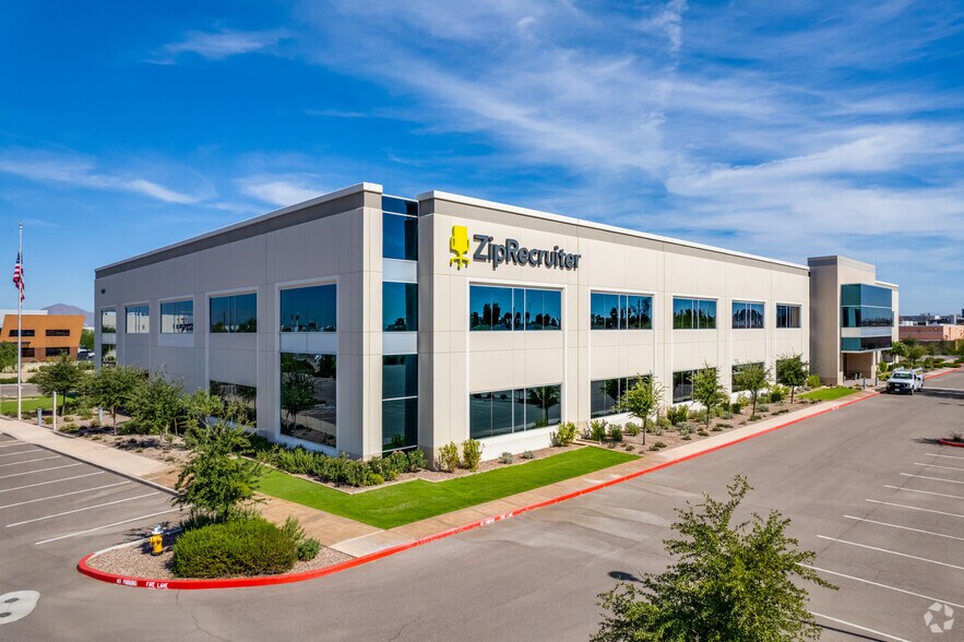 4039 E Raymond St, Phoenix, AZ à louer - Photo du bâtiment - Image 2 de 5