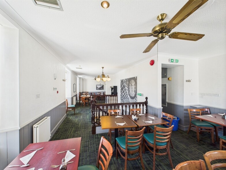 11 Moss St, Elgin à vendre - Photo intérieure - Image 3 de 7