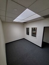 11417 W Bernardo Ct, San Diego, CA à louer Photo intérieure- Image 1 de 4