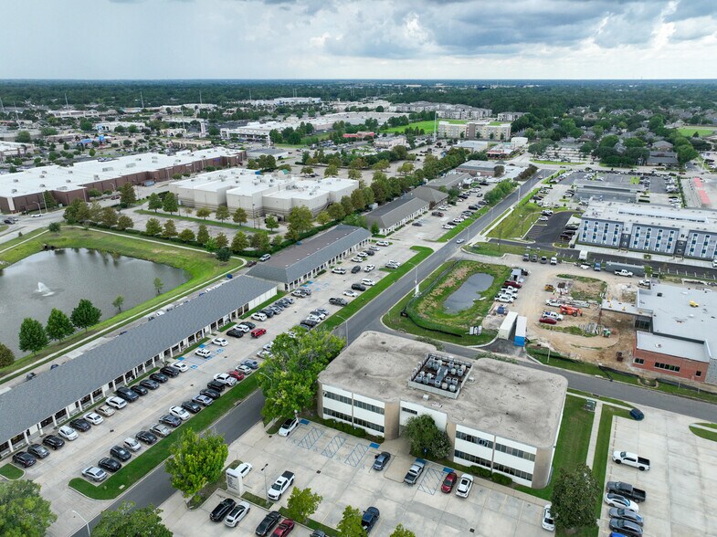 200 Republic Ave, Lafayette, LA à louer - Photo du bâtiment - Image 3 de 8