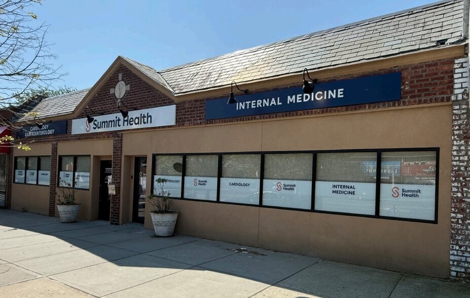 248-02-248-22 Union Tpke, Bellerose, NY for lease - Building Photo - Image 2 of 6