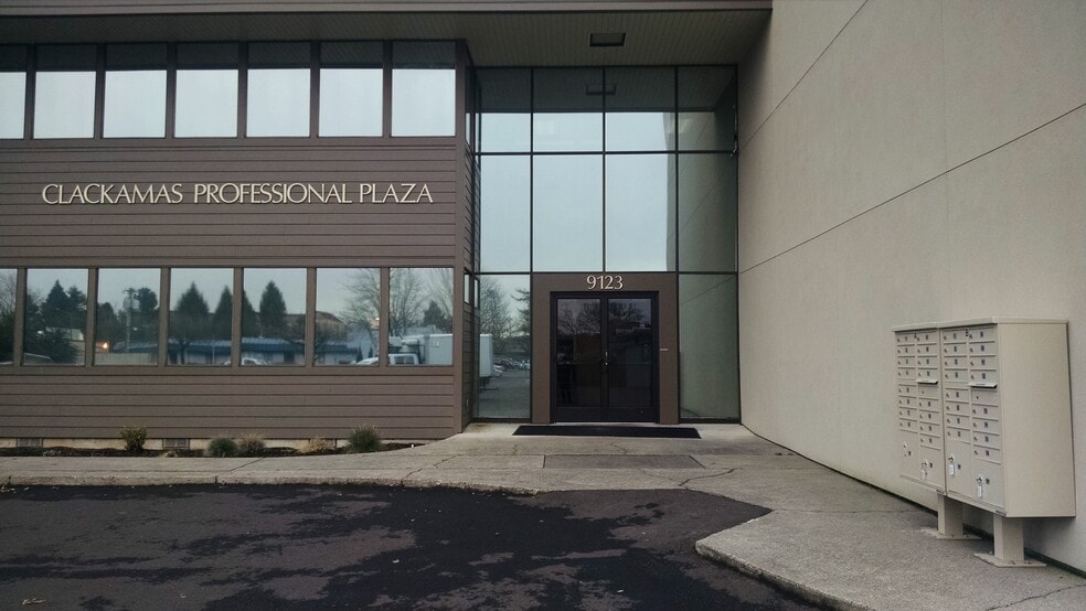 9123 SE St Helens St, Clackamas, OR for lease - Building Photo - Image 2 of 11