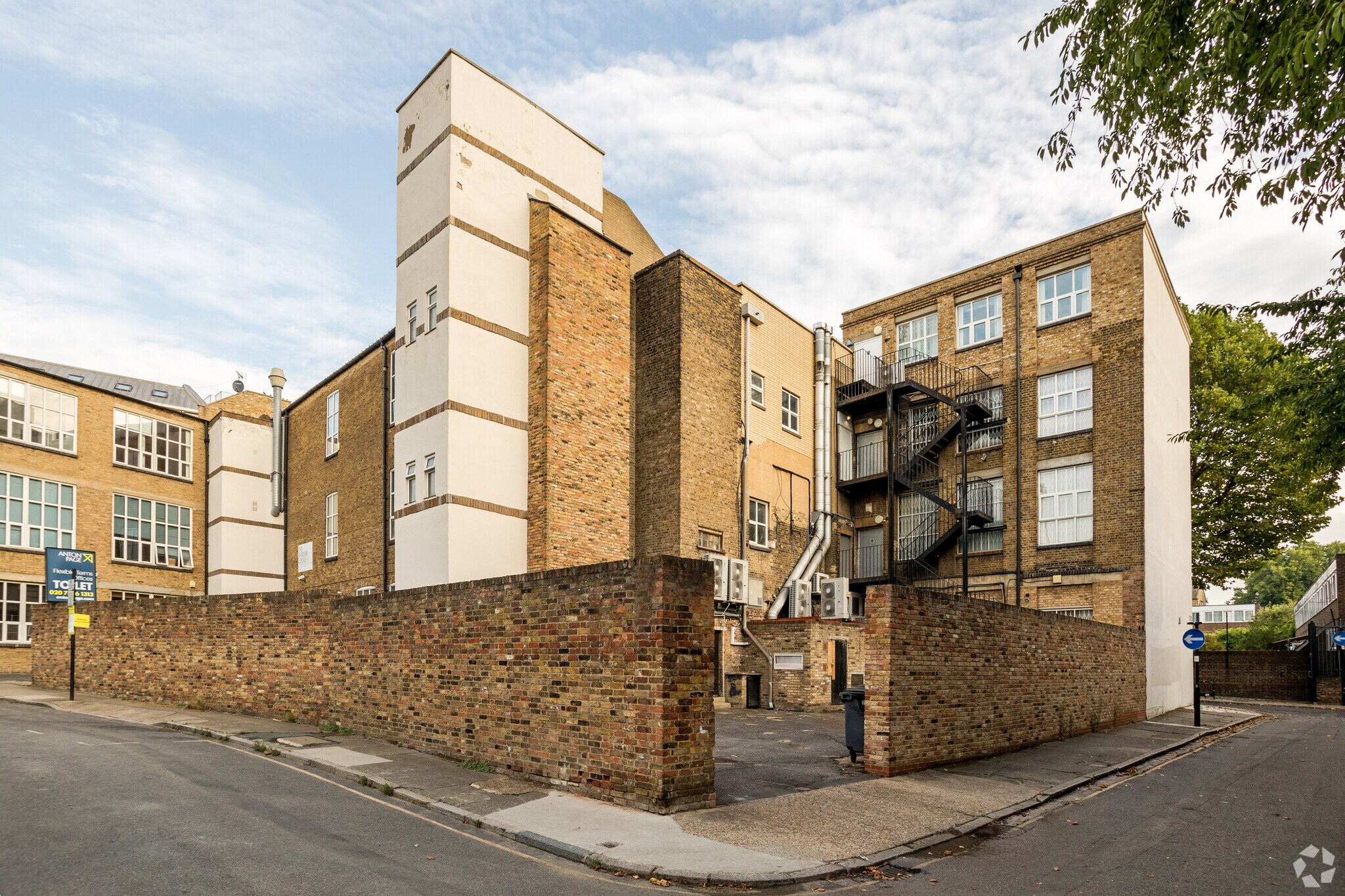 15 Windsor St, Londres à louer Photo principale- Image 1 de 26