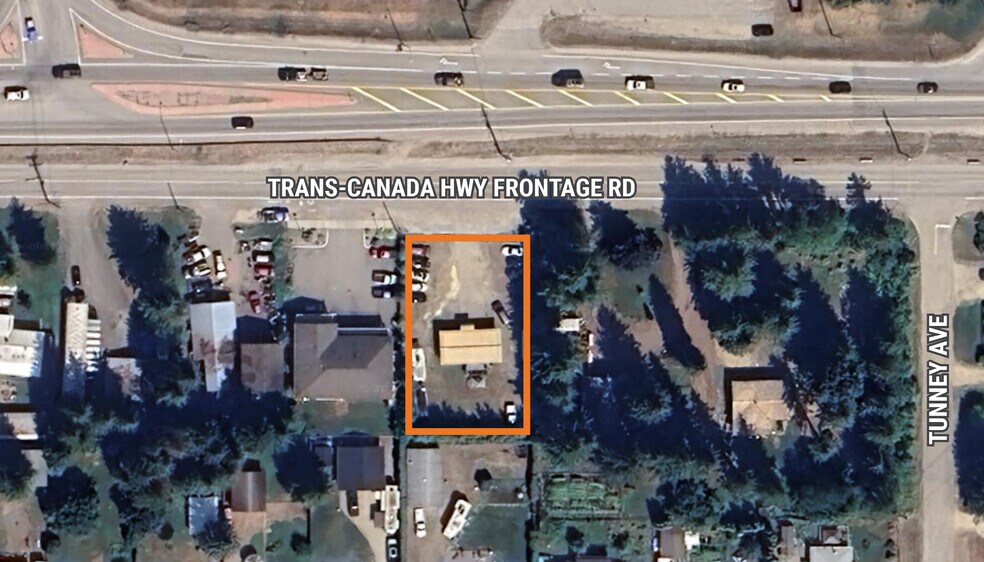 729 Trans-Canada Frontage Rd hwy, Sicamous, BC for sale - Building Photo - Image 3 of 3