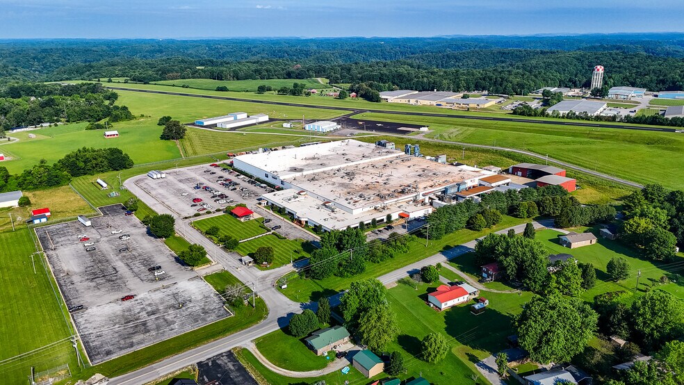 1 Grizzly Ln, Smithville, TN à louer - Photo du bâtiment - Image 3 de 6
