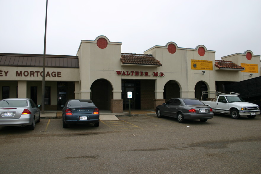 602-636 N Ed Carey Dr, Harlingen, TX for lease - Primary Photo - Image 1 of 7