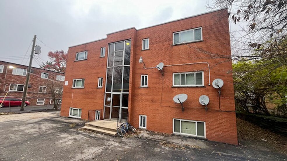 2109 Harrison Ave, Cincinnati, OH à vendre - Photo du bâtiment - Image 2 de 44