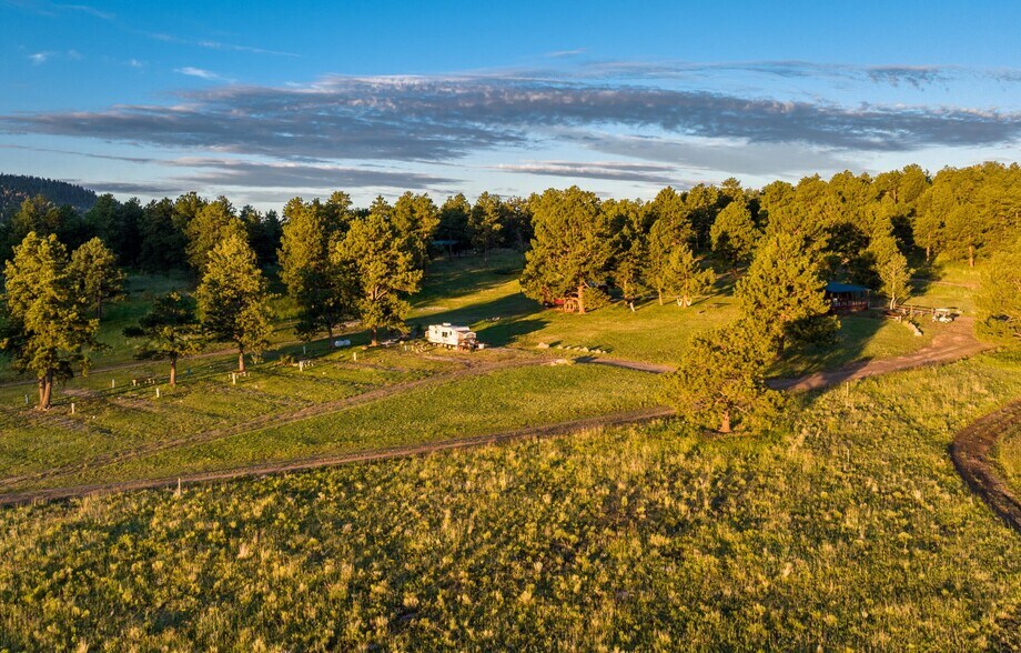 12511 County Road 328, Westcliffe, CO à vendre - Photo du bâtiment - Image 2 de 9