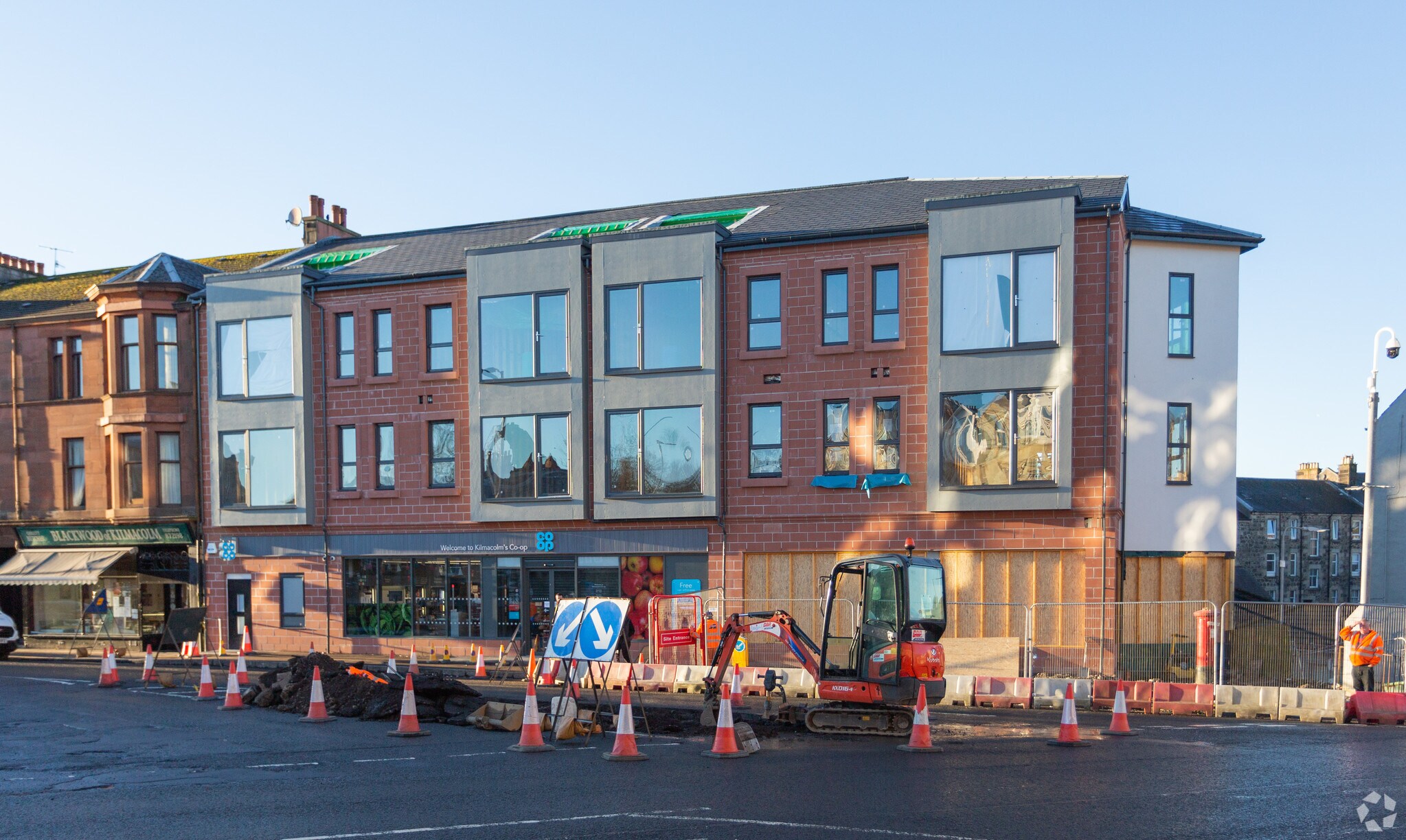 2 Lochwinnoch Rd, Kilmacolm for sale Primary Photo- Image 1 of 1