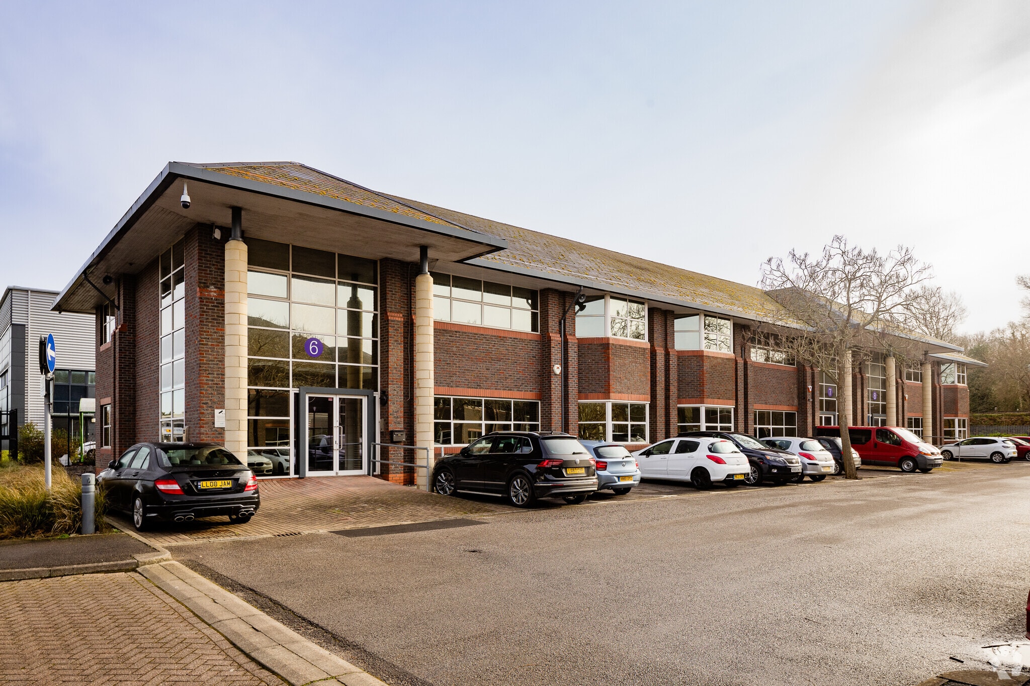 Forsyth Rd, Woking for lease Building Photo- Image 1 of 3