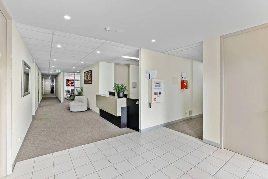 203-205 Blackburn Rd, MOUNT WAVERLEY, VIC 3149 - Unité B01 - - Photo intérieure - Image 2 of 4