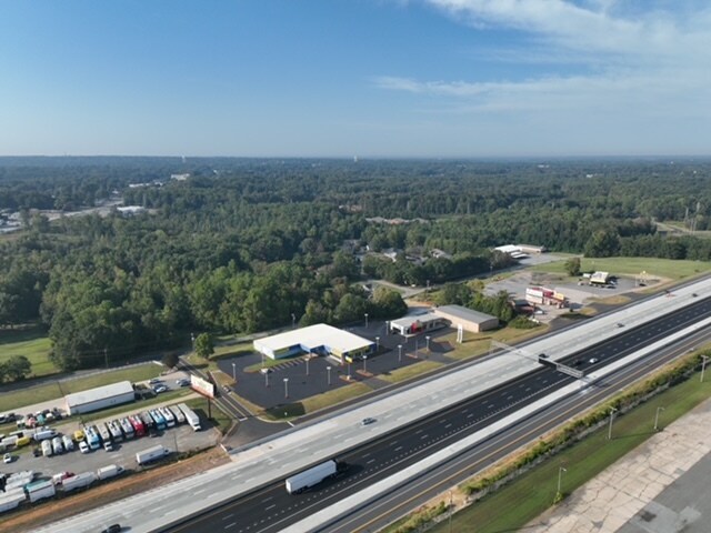 630 Hampshire Dr, Gaffney, SC à vendre - Photo du bâtiment - Image 3 de 7