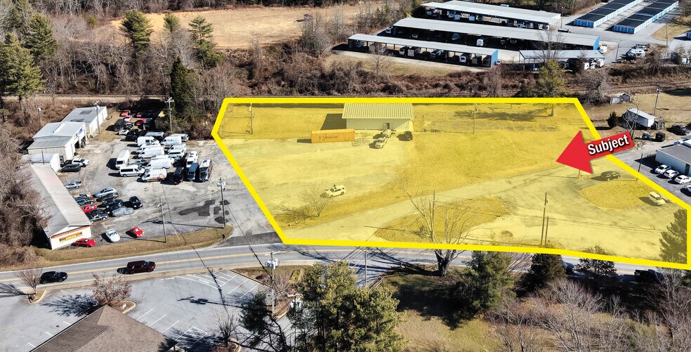 802 S Grove St, Hendersonville, NC à vendre - Photo du bâtiment - Image 2 de 10