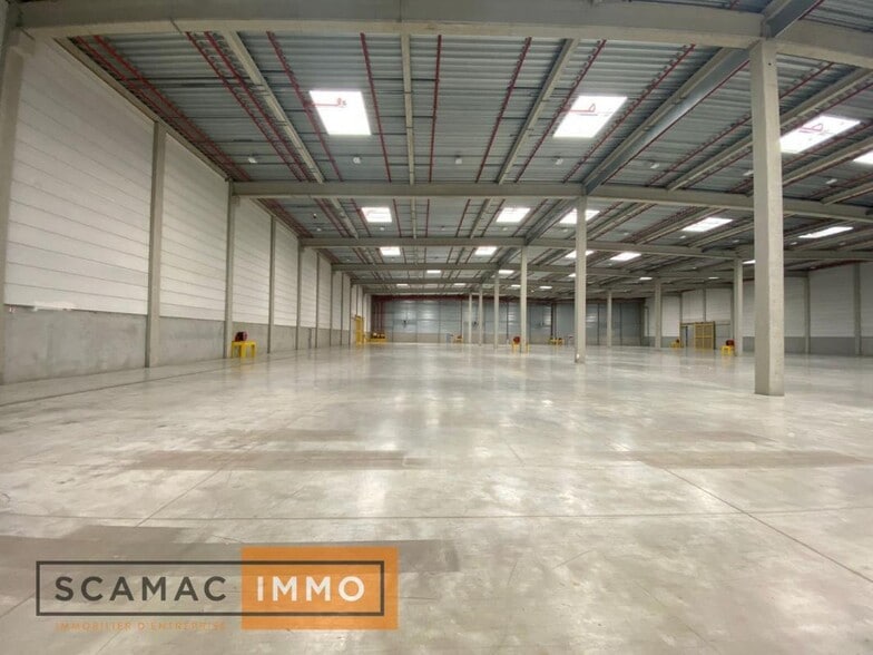 Industrial in Moissy-Cramayel for lease - Building Photo - Image 2 of 6