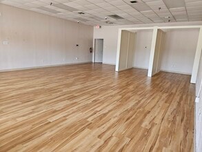 100-145 James Comeaux Rd, Lafayette, LA for lease Interior Photo- Image 2 of 3