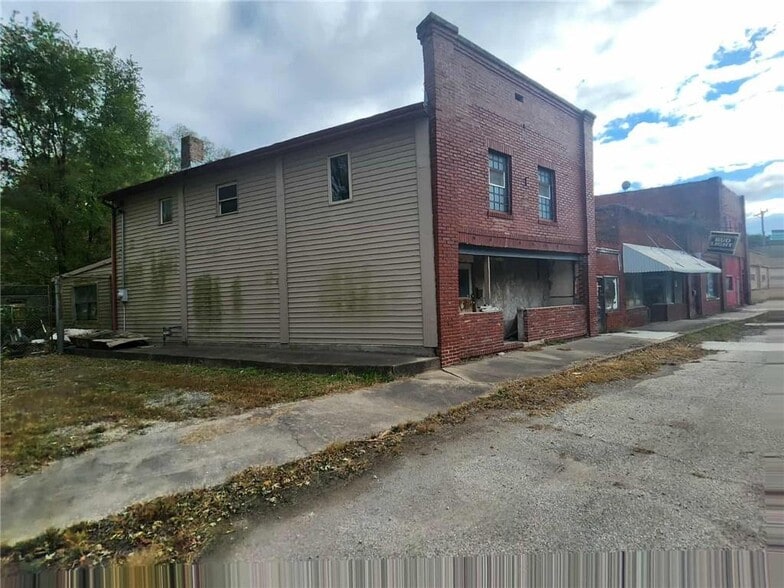 5101 Savannah Rd, Saint Joseph, MO for sale - Building Photo - Image 2 of 5